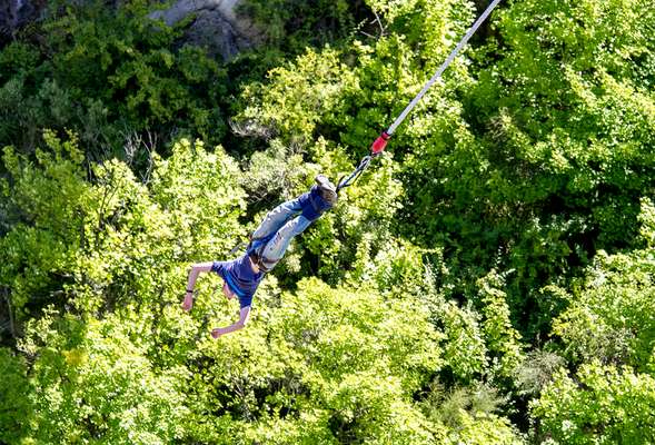 Bungee jumping