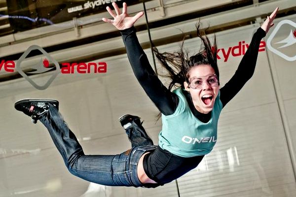 Skydiving arena ()