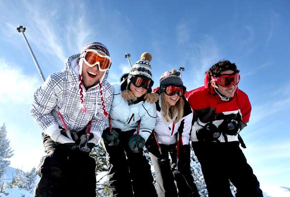 For experienced skiers & snowboarders offers great fun this 2.000 m long red slope Skalka in the ski resort Jested